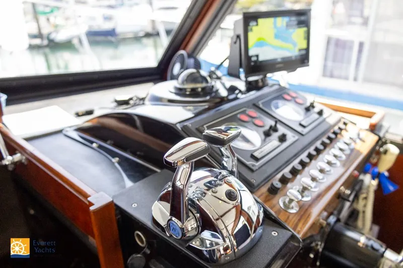 Slide: The Image of Tollycraft 34 Sedan 1971 - 17