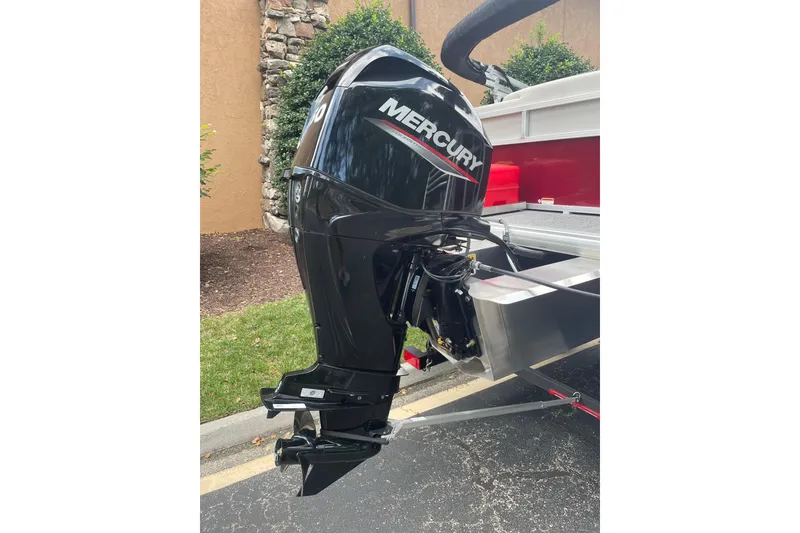 Slide: The Image of 2026 Sun Tracker Bass Buggy 16 XL Select with Mercury outboard motor. - 3
