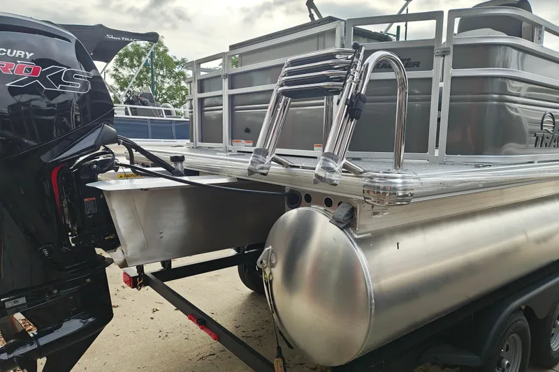 Slide: The Image of 2026 Sun Tracker Fishin' Barge 20 DLX pontoon boat with Mercury Pro XS engine. - 6