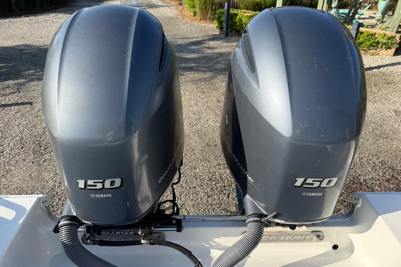 Slide: The Image of Twin Yamaha 150 engines on a 2017 Sea Hunt Gamefish 25 boat. - 10