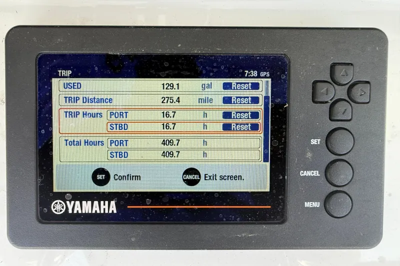Slide: The Image of Yamaha boat display showing trip data for Sea Hunt Gamefish 25, 2017 model. - 17