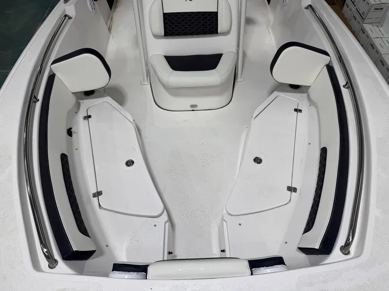 Slide: The Image of Tidewater 220 LXF 2026 - 6