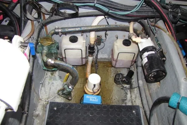 Slide: The Image of Control panel and fuel system of a 1997 Sea Ray 370 Express Cruiser. - 43