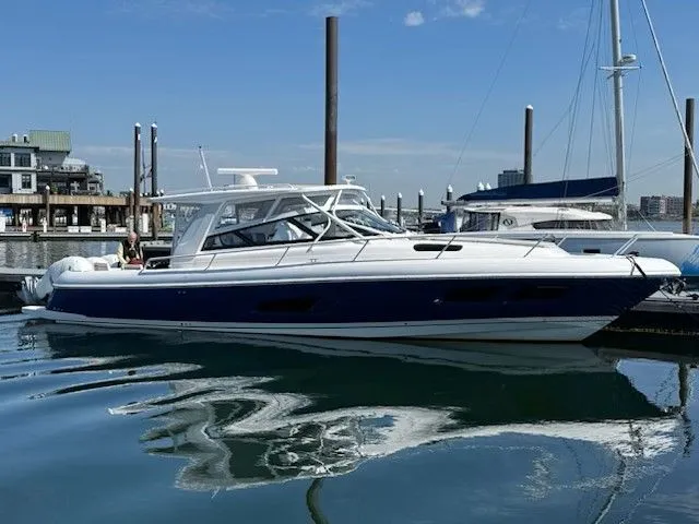 The Image of Intrepid 438 Evolution 2022 - 0