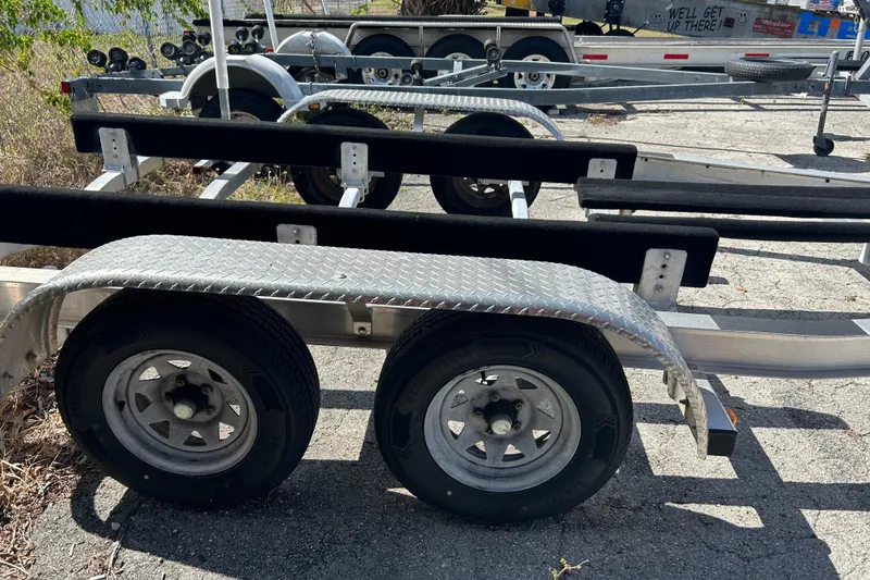 Slide: The Image of Yamaha Reliance Series propeller on 2016 Sea Hunt Ultra 211 boat. - 17