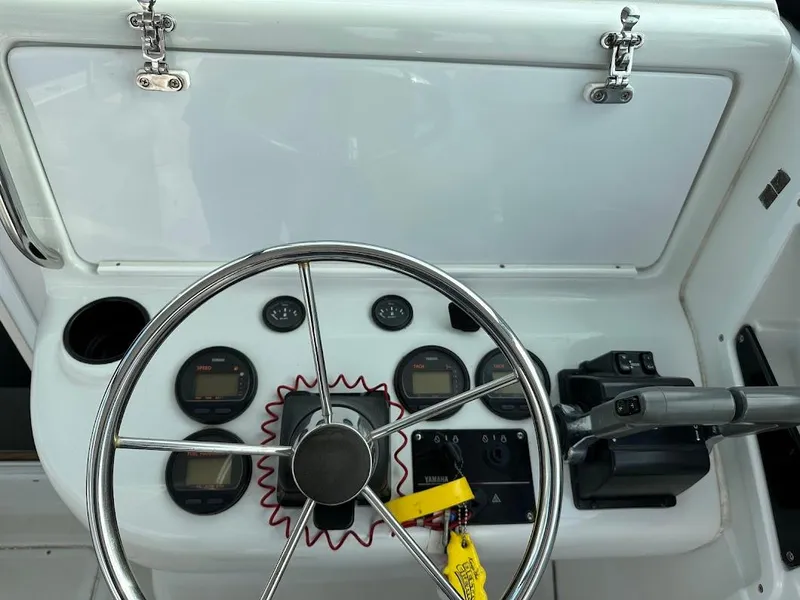 Slide: The Image of Helm console of a 2000 Glacier Bay 2680 Coastal Runner. - 32