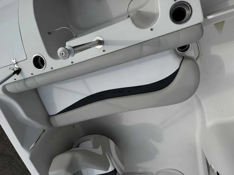 Slide: The Image of Starcraft 1915 Deck boat Yamaha 115 2018 - 15