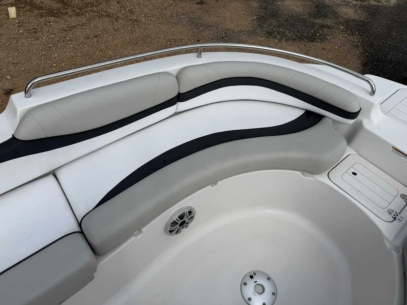 Slide: The Image of Starcraft 1915 Deck boat Yamaha 115 2018 - 17