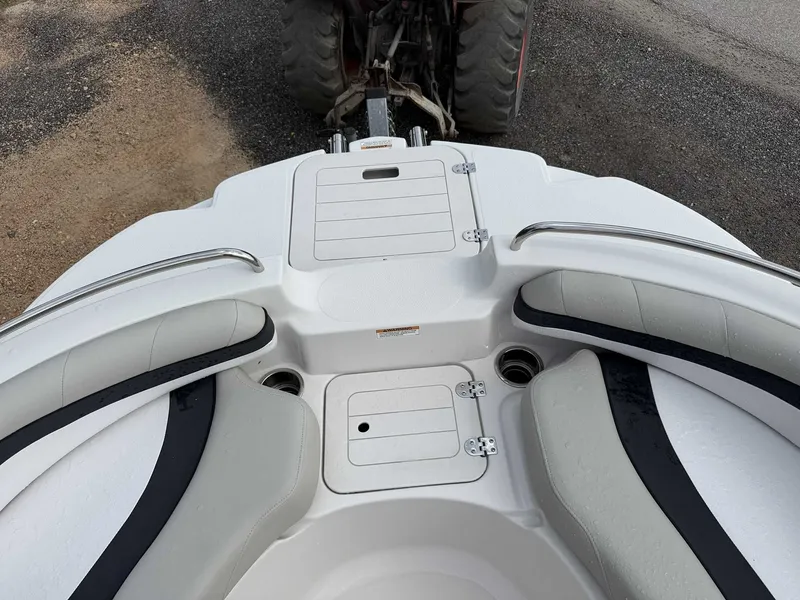 Slide: The Image of Starcraft 1915 Deck boat Yamaha 115 2018 - 18