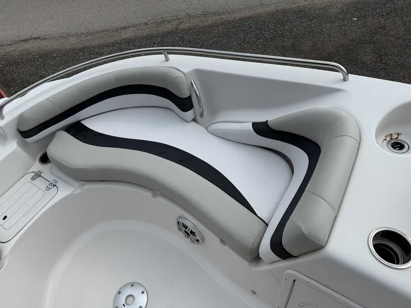 Slide: The Image of Starcraft 1915 Deck boat Yamaha 115 2018 - 19