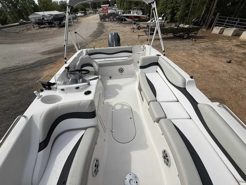 Slide: The Image of Starcraft 1915 Deck boat Yamaha 115 2018 - 25