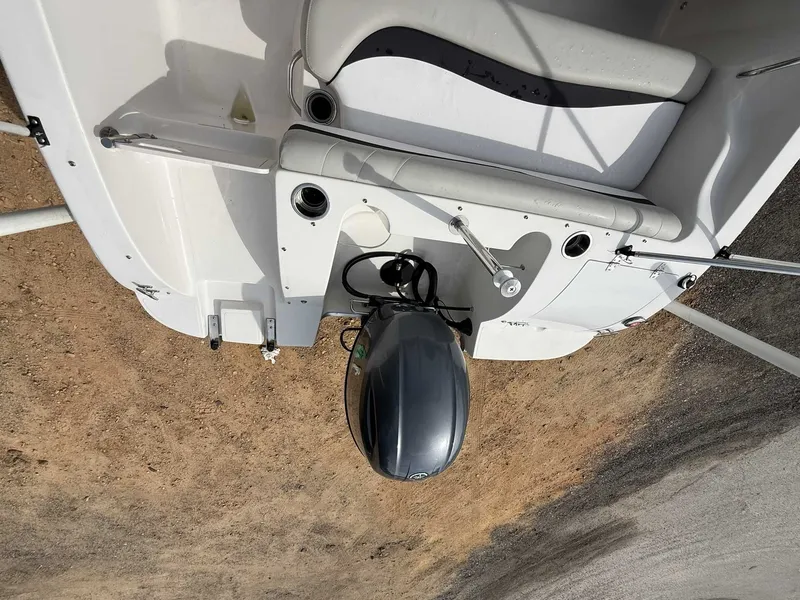 Slide: The Image of Starcraft 1915 Deck boat Yamaha 115 2018 - 29