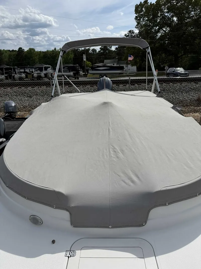 Slide: The Image of Starcraft 1915 Deck boat Yamaha 115 2018 - 30