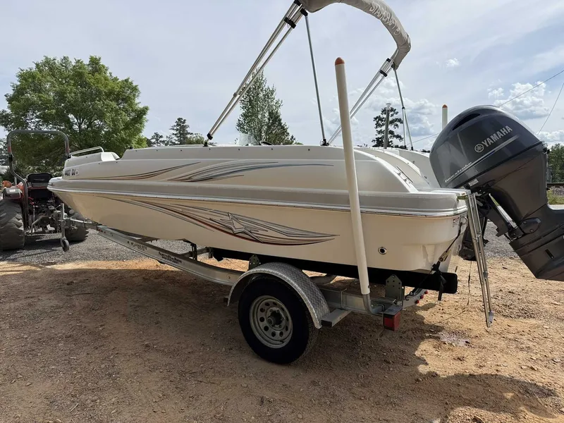 Slide: The Image of Starcraft 1915 Deck boat Yamaha 115 2018 - 4