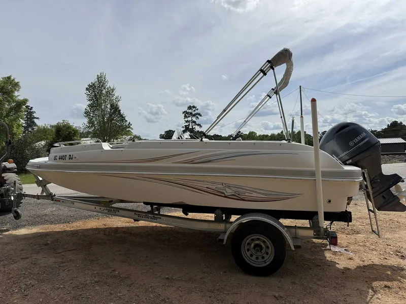 Slide: The Image of Starcraft 1915 Deck boat Yamaha 115 2018 - 6