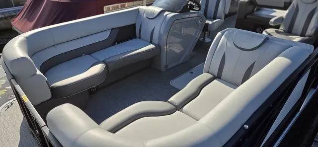 Slide: The Image of Godfrey Monaco 235 DFL 27" iMPACT Center Tube Package 2024 - 5