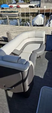 Slide: The Image of Godfrey Monaco 235 DFL 27" iMPACT Center Tube Package 2024 - 8