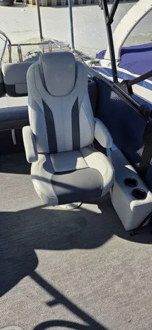 Slide: The Image of Godfrey Monaco 235 DFL 27" iMPACT Center Tube Package 2024 - 9