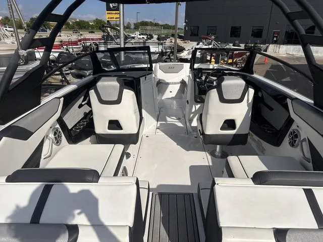 Slide: The Image of Yamaha 222S 2023 - 10