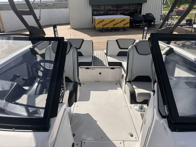 Slide: The Image of Yamaha 222S 2023 - 15