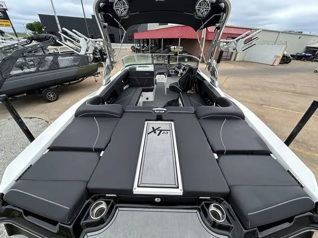 Slide: The Image of MasterCraft XT23 2017 - 10