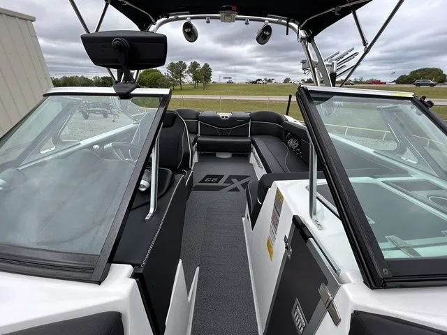 Slide: The Image of MasterCraft XT23 2017 - 16