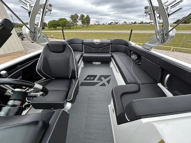 Slide: The Image of MasterCraft XT23 2017 - 17