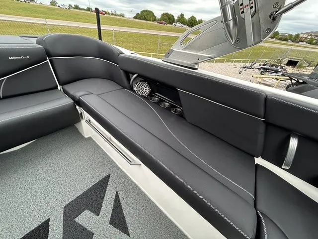 Slide: The Image of MasterCraft XT23 2017 - 19