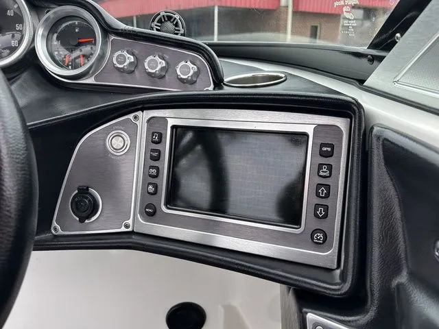 Slide: The Image of MasterCraft XT23 2017 - 24