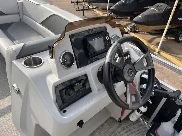 Slide: The Image of Avalon Venture Quad Lounger 21 FT 2180QL 2023 - 18