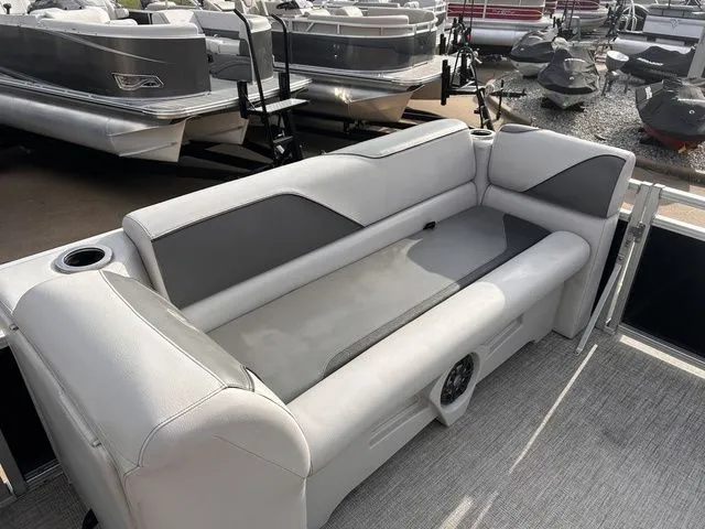 Slide: The Image of Avalon Venture Quad Lounger 21 FT 2180QL 2023 - 20