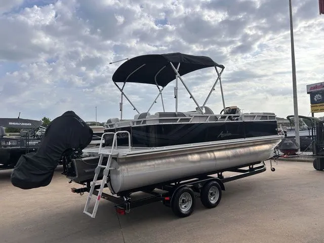 Slide: The Image of Avalon Venture Quad Lounger 21 FT 2180QL 2023 - 3