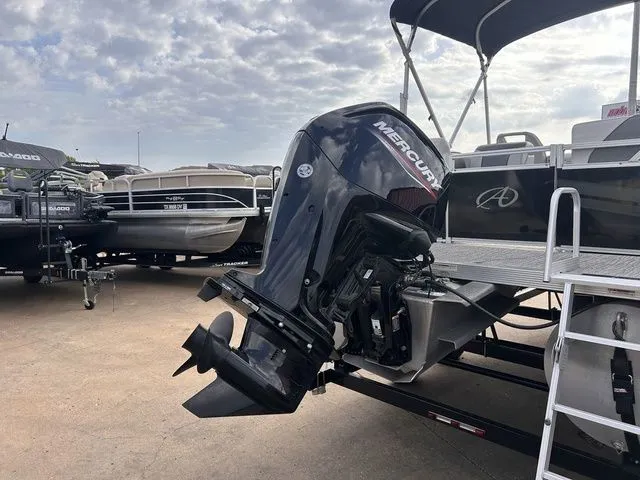 Slide: The Image of Avalon Venture Quad Lounger 21 FT 2180QL 2023 - 5