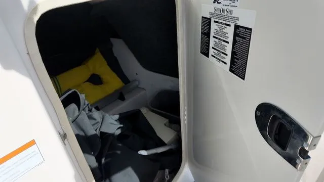 Slide: The Image of Sea Ray 200 Sundeck 2007 - 18