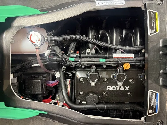 Slide: The Image of Sea-Doo GTI SE 170 2026 - 20