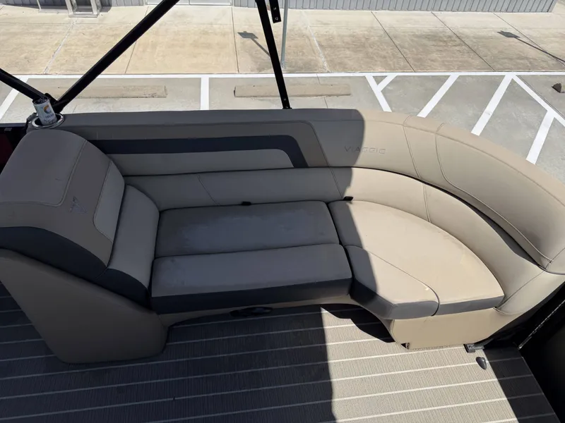 Slide: The Image of Viaggio L22U 2022 - 15