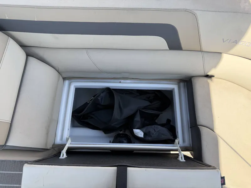 Slide: The Image of Viaggio L22U 2022 - 22