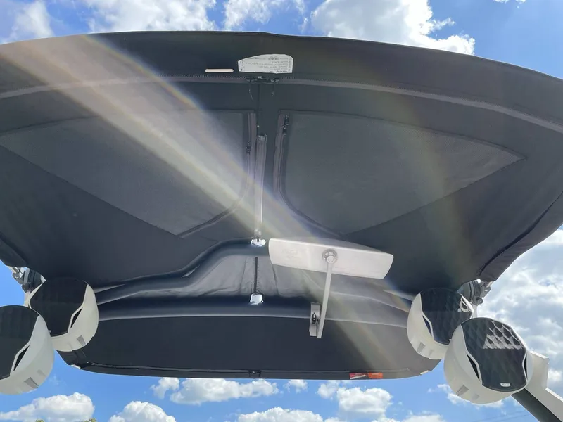 Slide: The Image of Malibu Wakesetter 25 LSV 2023 - 10