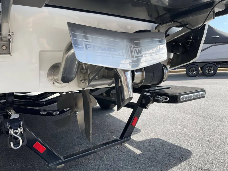 Slide: The Image of Malibu Wakesetter 25 LSV 2023 - 21