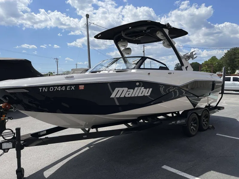 Slide: The Image of Malibu Wakesetter 25 LSV 2023 - 27