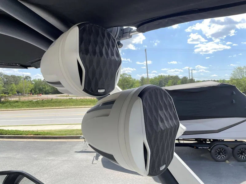 Slide: The Image of Malibu Wakesetter 25 LSV 2023 - 29