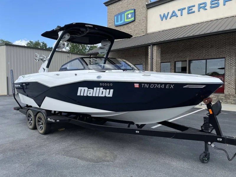 Slide: The Image of Malibu Wakesetter 25 LSV 2023 - 32