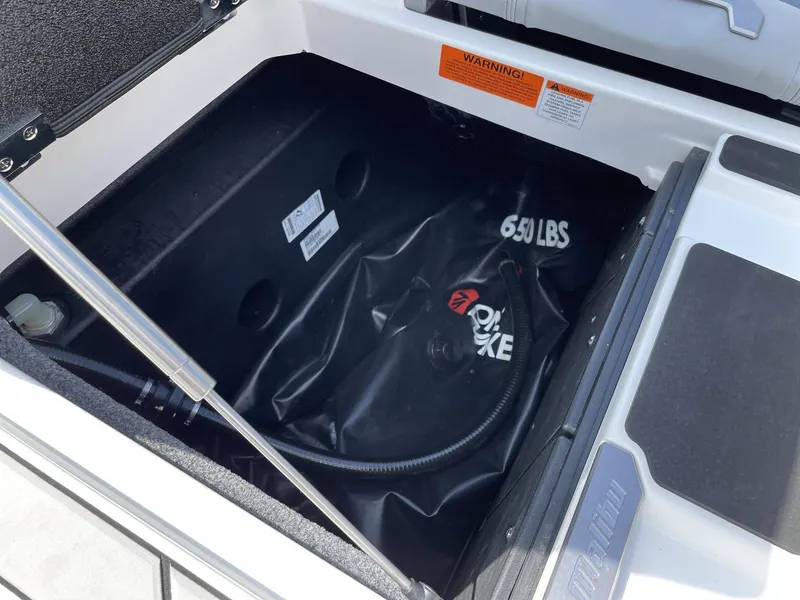 Slide: The Image of Malibu Wakesetter 25 LSV 2023 - 9