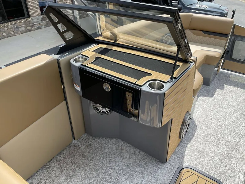 Slide: The Image of Revel RS25 2026 - 17