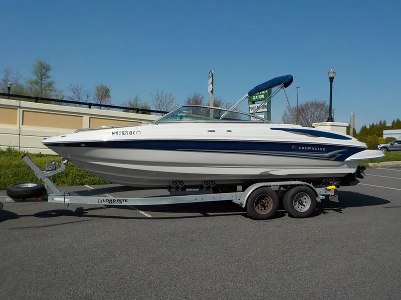 The Image of Crownline Boats Bowrider 226 LS 2005 - 1