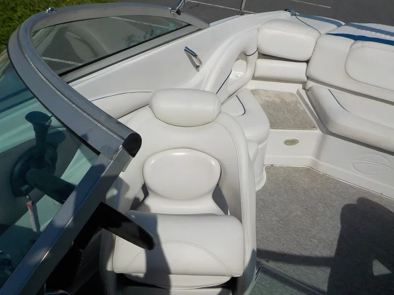 Slide: The Image of Crownline Boats Bowrider 226 LS 2005 - 10