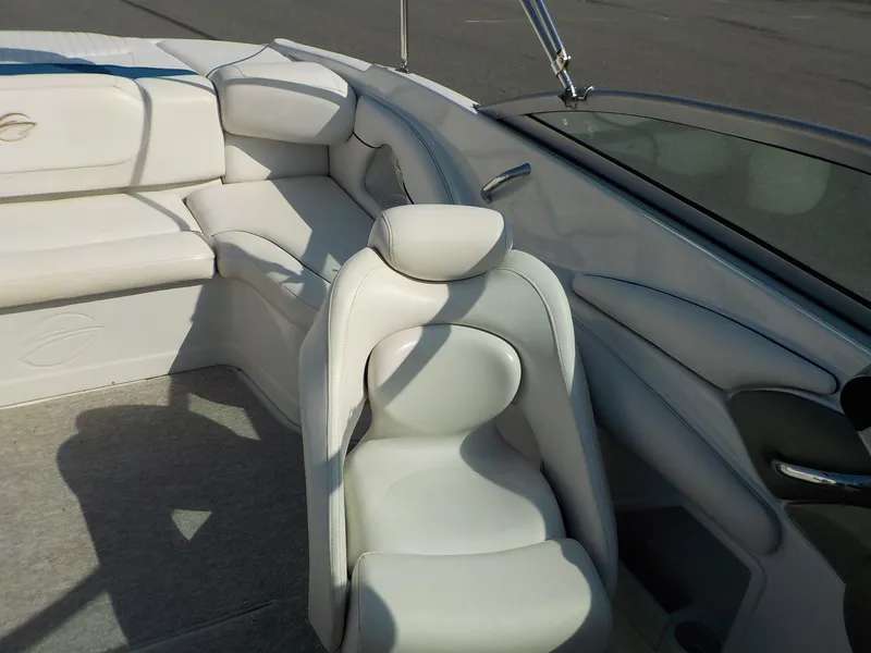 Slide: The Image of Crownline Boats Bowrider 226 LS 2005 - 11