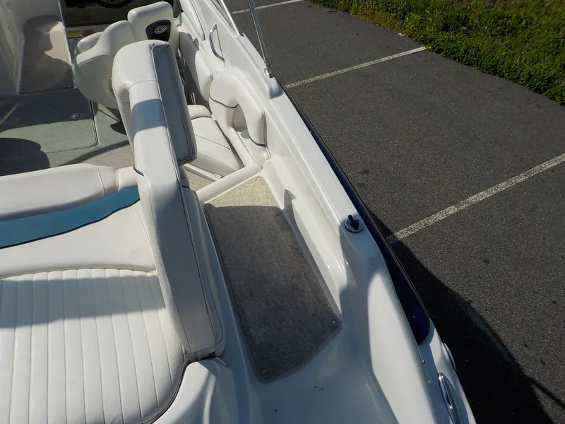 Slide: The Image of Crownline Boats Bowrider 226 LS 2005 - 18