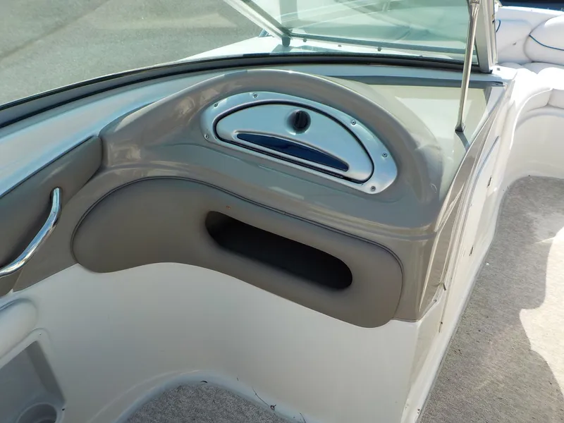 Slide: The Image of Crownline Boats Bowrider 226 LS 2005 - 21