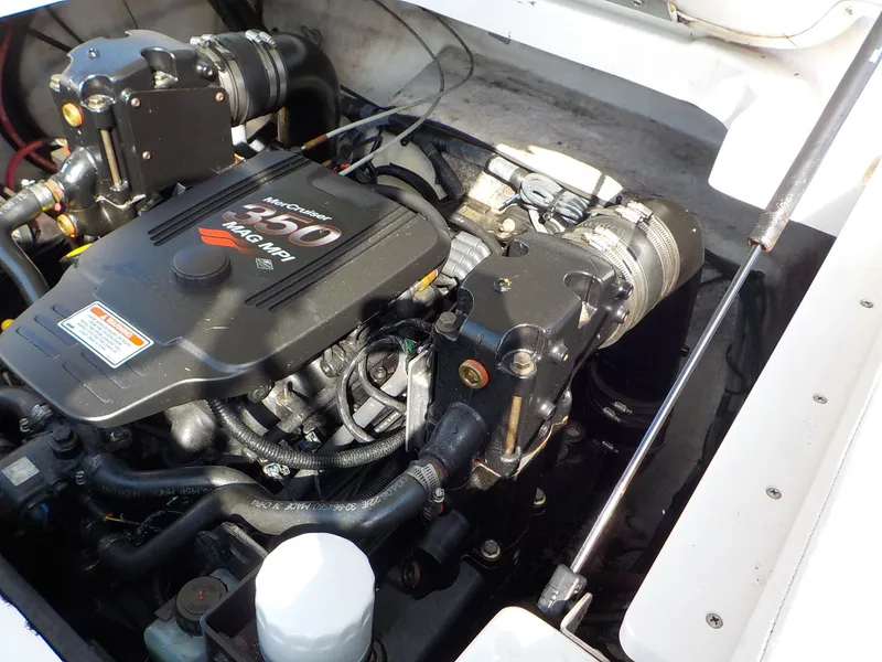 Slide: The Image of Crownline Boats Bowrider 226 LS 2005 - 26